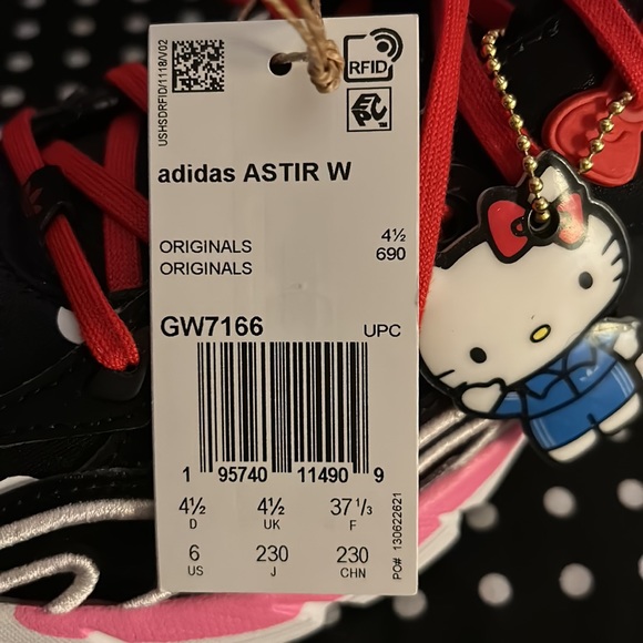 Women’s size 6 US Adidas x Hello Kitty sneakers - Picture 6 of 6